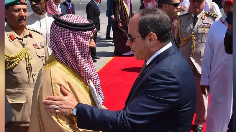 الرئيس السيسي يغادر البحرين بعد زيارة رسمية شملت مباحثات ثنائية