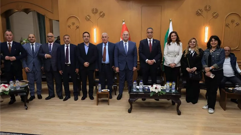 لقاء السلطة التشريعية والتنفيذية.. نواب بولاق الدكرور يزورون محافظ الجيزة