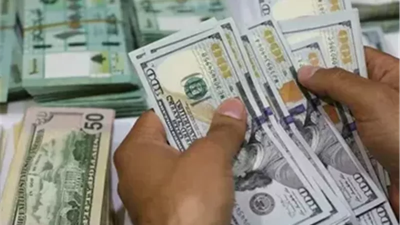 استقرار الدولار عند 52.35 جنيها في ثاني أيام العيد