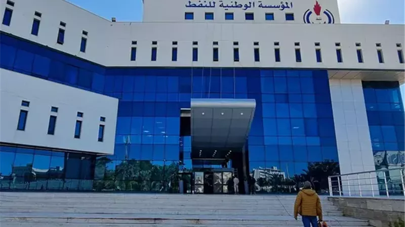ليبيا تتعاقد على إنقاذ ناقلة غاز روسية متضررة قبل الوصول للشاطئ