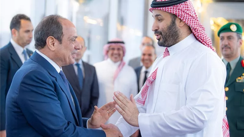 ولي العهد السعودي: موقف مصر من الاعتداءات الإيرانية ودعمها لنا لن ننساه 