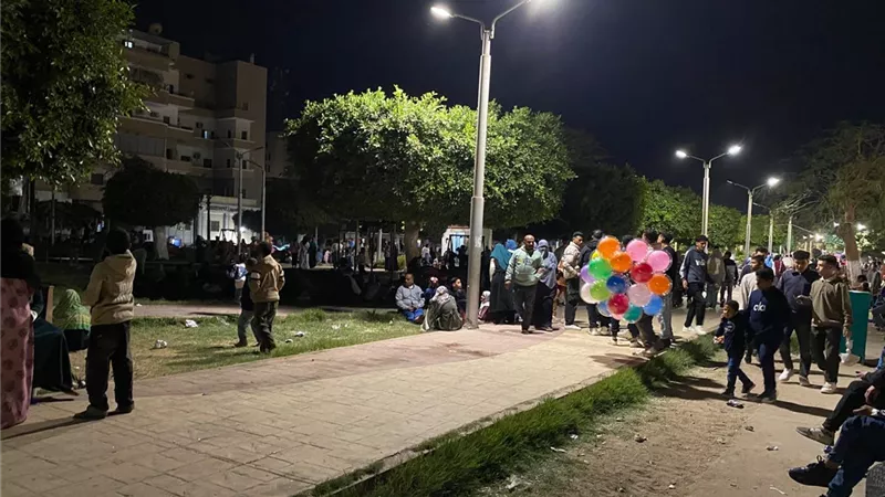 مطر خفيف يضفي أجواءً مميزة على احتفالات العيد بكورنيش المنيا
