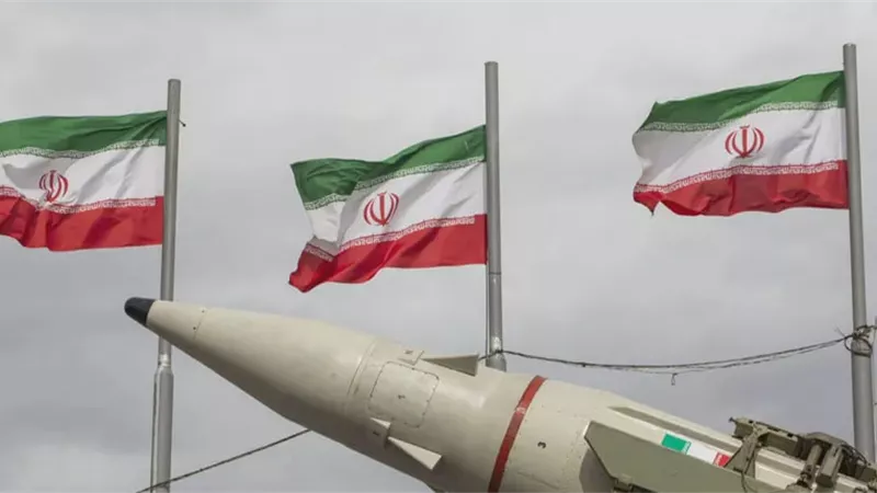 القوات المسلحة الإيرانية تهدد بالرد على منشآت الطاقة الأمريكية