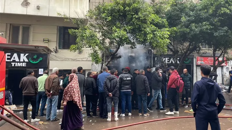 انتداب المعمل الجنائي لمعاينة حريق داخل محل بقالة بمنطقة بحري بالإسكندرية