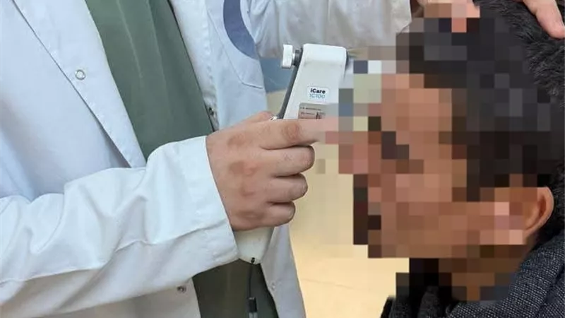 يوم علمي للكشف عن المياه الزرقاء وصرف العلاج بالمجان بمستشفى الأزهر بأسيوط