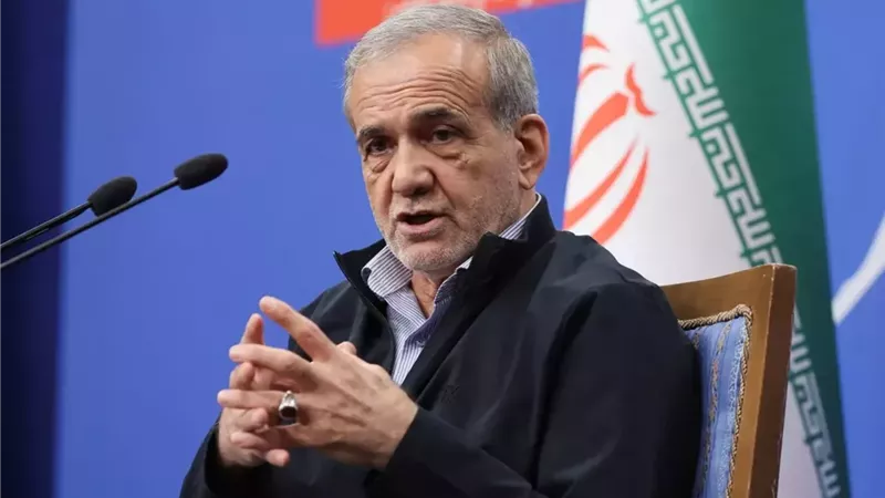 الرئيس الإيراني: مستعدون للمفاوضات والدبلوماسية هي الحل