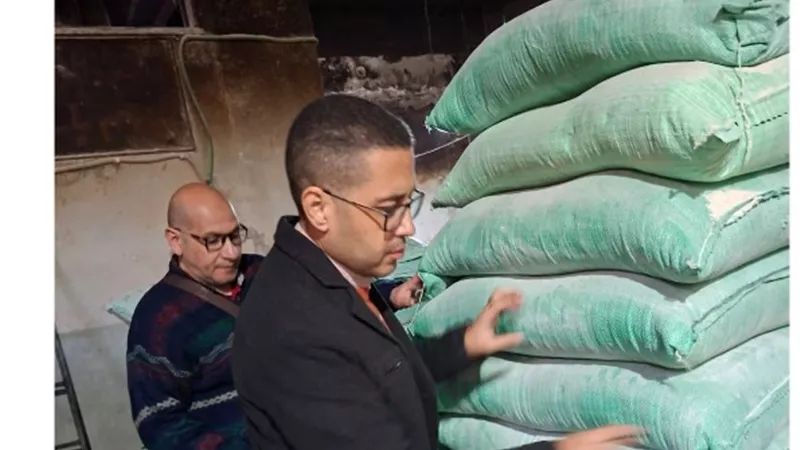 تموين الغربية يضرب بيد من حديد ويحرر 5 محاضر استيلاء على دقيق بلدي