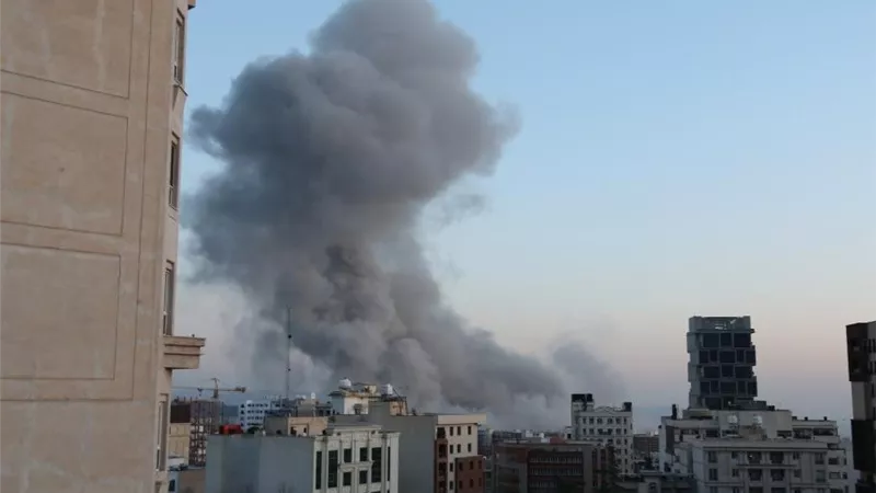 طهران تحت القصف.. تفعيل الدفاعات الجوية ودوي انفجار شرق العاصمة 
