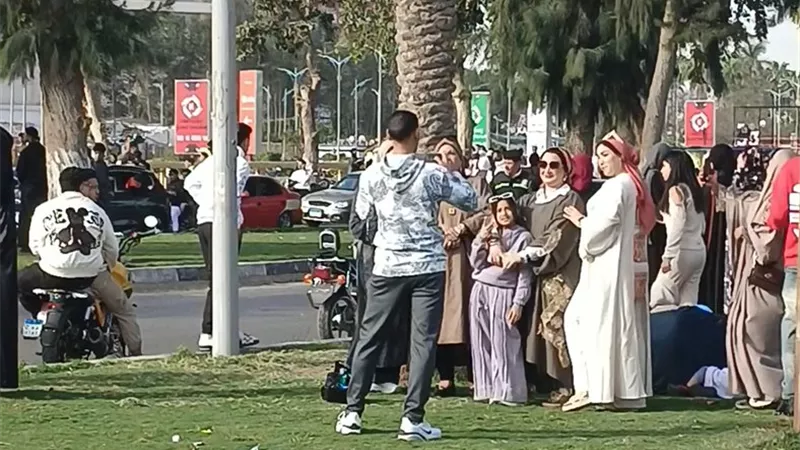 على أنغام السمسمية.. 