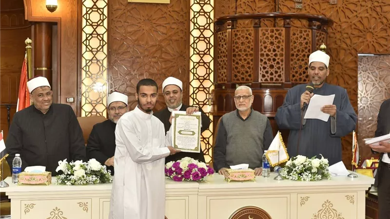المسجد الجامع البقلي بأسيوط يشهد احتفالًا مهيبًا لتكريم حفظة القرآن الكريم