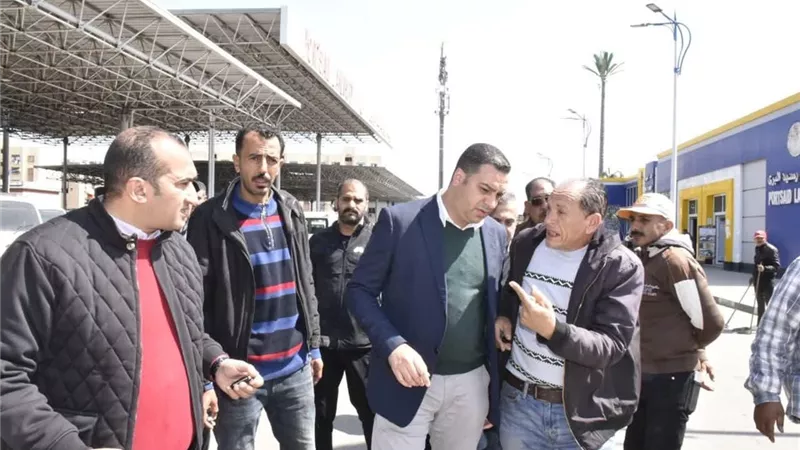 نائب محافظ بورسعيد يتفقد “الميناء البري” لمتابعة الالتزام بعد عيد الفطر