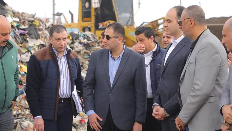محافظ دمياط يتفقد المجمع المتكامل لتدوير المخلفات الصلبة بأبو جريدة 