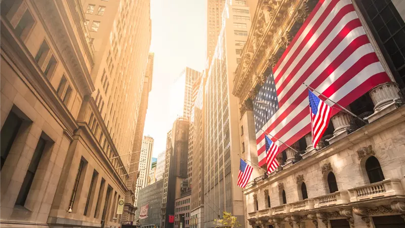  وول ستريت تتأرجح بين التفاؤل والحذر مع تخفيف التوترات الأمريكية-الإيرانية
