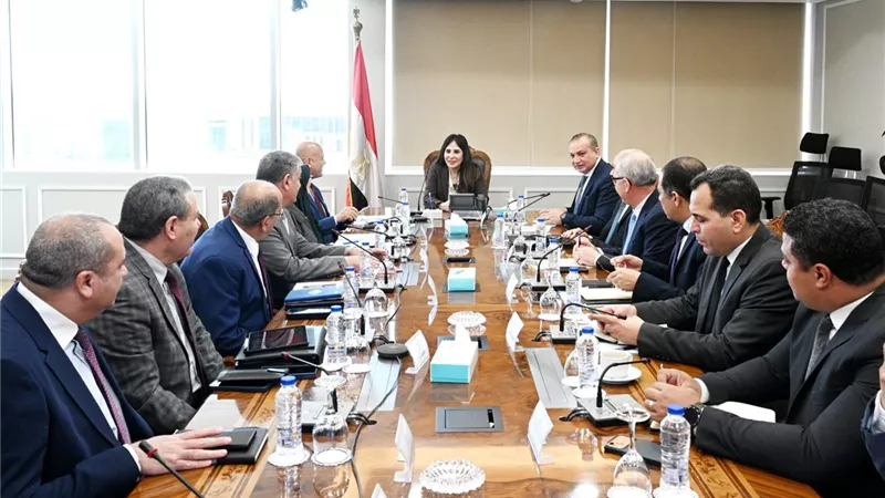 «الإسكان» تستعرض الخطة الاستراتيجية لتحلية مياه البحر حتى 2050