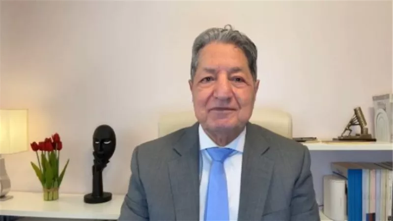  خبير استراتيجي: إيران تواجه أزمة كارثية إذا لم تدخل المفاوضات
