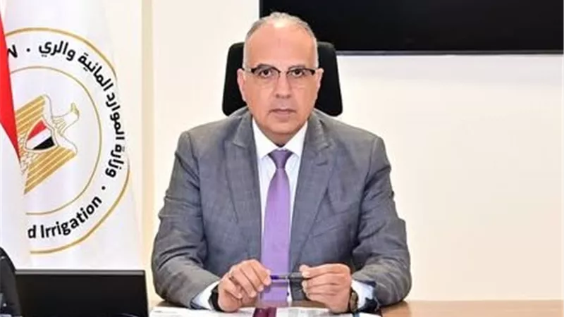 وزير الري يتابع جهود التعامل مع تسريب سولار بترعة الإسماعيلية