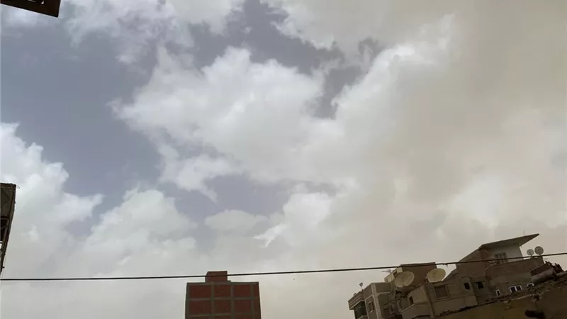 تقلبات جوية تضرب المنيا.. سحب كثيفة وأتربة تسيطر على الأجواء 