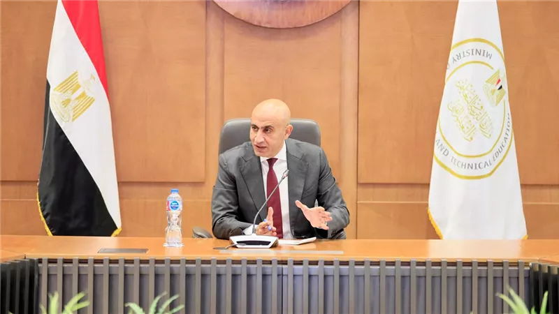وزير التعليم يشدد على تفعيل درجات أعمال السنة وربطها بنسبة الحضور والغياب
