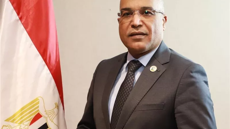 رئيس نقابة البترول يوجه تحية لعمال القطاع بمواقع الإنتاج في ظل الطقس السيئ
