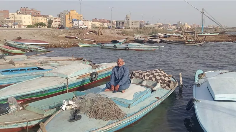  توقف حركة الملاحة والصيد بميناء البرلس لسوء الأحوال الجوية