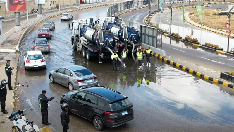 الداخلية تكثف جهودها لرفع آثار الأمطار وتسيير الحركة المرورية|فيديو 