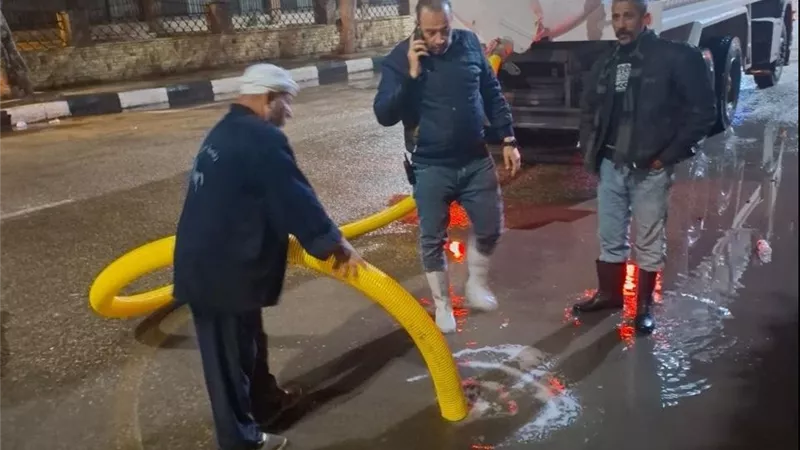 إستجابة فورية لطلبات المواطنين.. تحرك فورى لرفع تجمعات المياه بالشرقية 