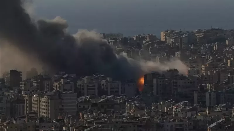 الجزيرة: غارات جوية إسرائيلية وأمريكية تستهدف مدنًا حيوية في طهران|فيديو 