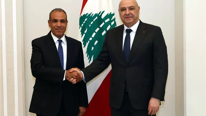 وزير الخارجية يلتقي رئيس الجمهورية اللبنانية في بيروت وينقل رسالة دعم