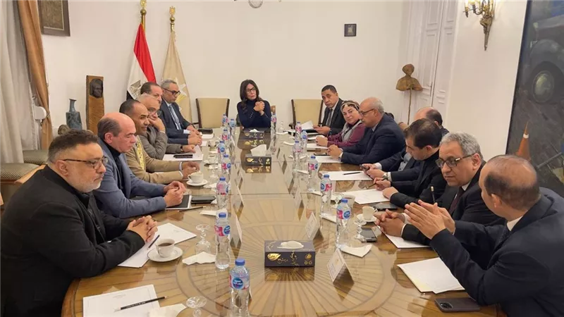 وزيرة الثقافة: إرجاء بعض العروض المسرحية لتُقام الجمعة