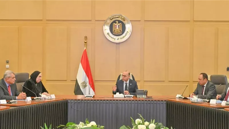 وزير الاستثمار يبحث دعم توسع شركات المقاولات المصرية في الأسواق الخارجية