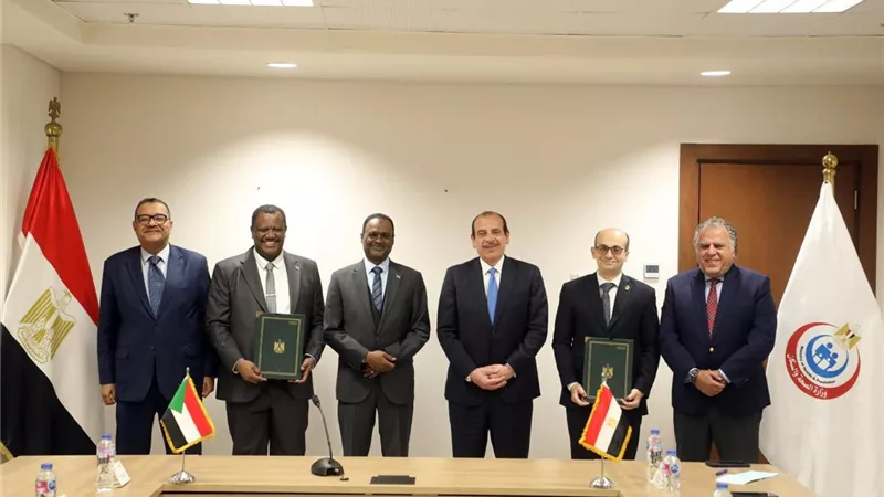 مصر والسودان توقعان بروتوكول تعاون لمكافحة بعوضة الجامبيا