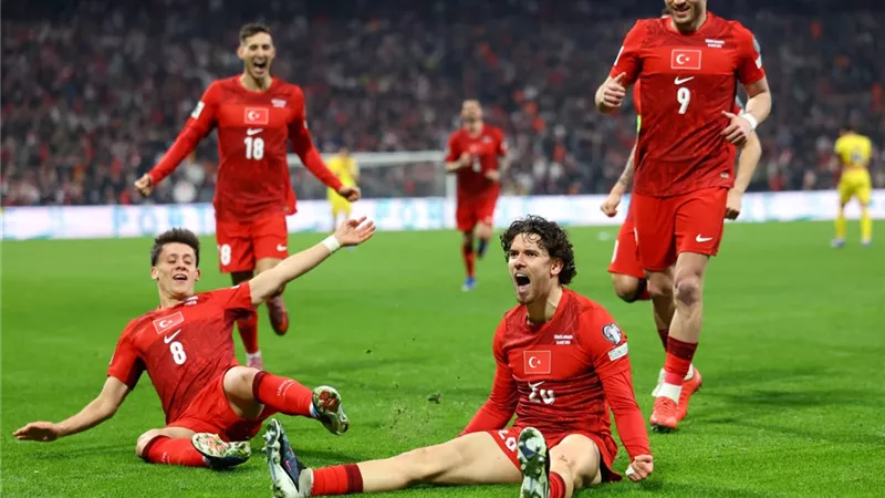 بعد فوزه على رومانيا.. منتخب تركيا على بعد خطوة من المونديال