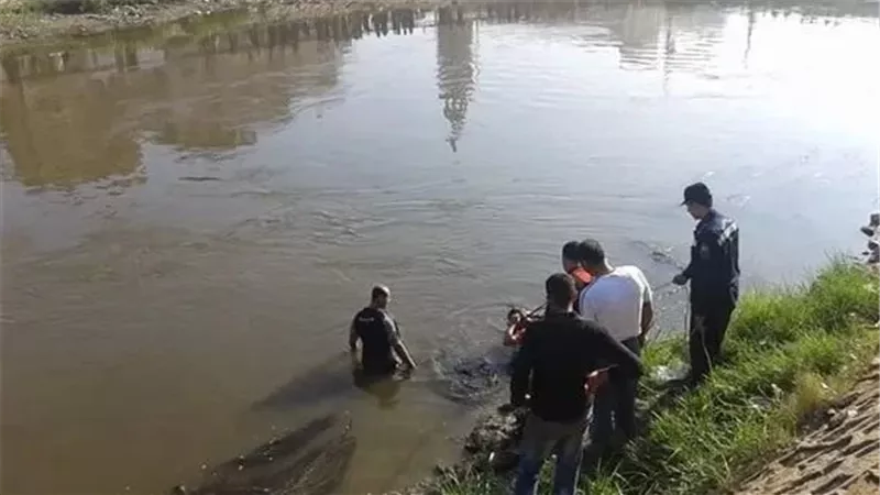بعد 7 أيام من البحث.. انتشال جثة شاب غارق بمياه النيل في المنيا 