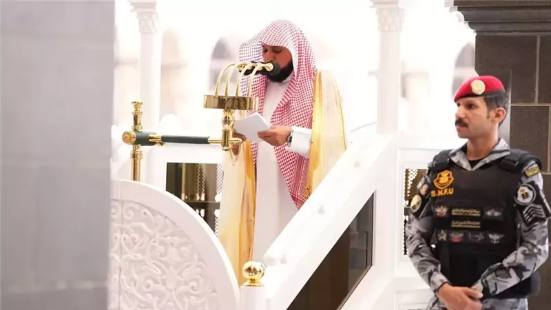 خطيب المسجد الحرام يكشف عن أعظم أسباب النجاة من النار