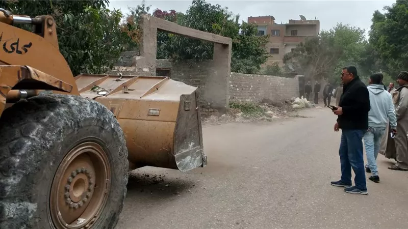 إزالة 21 حالة تعدي واسترداد 15 فدان من أملاك الدولة بأسيوط  