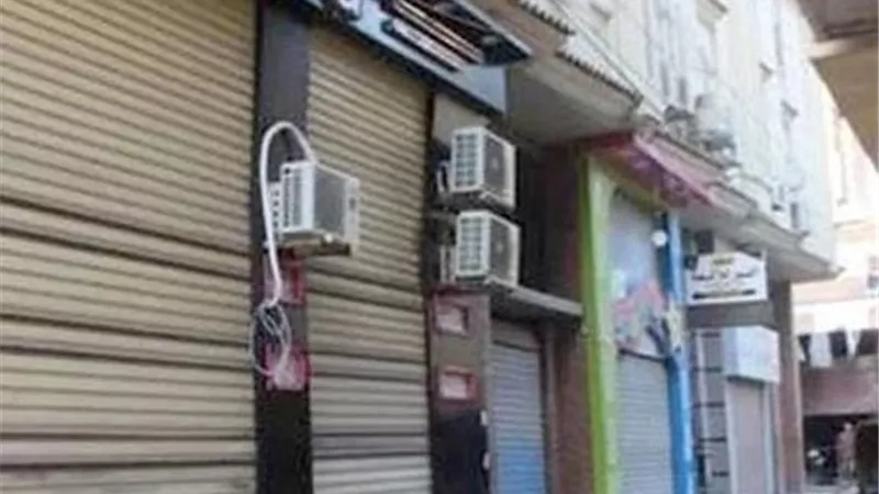 محافظ المنيا يشدد على الالتزام بساعة الصفر للإغلاق المبكر وفرض الانضباط 