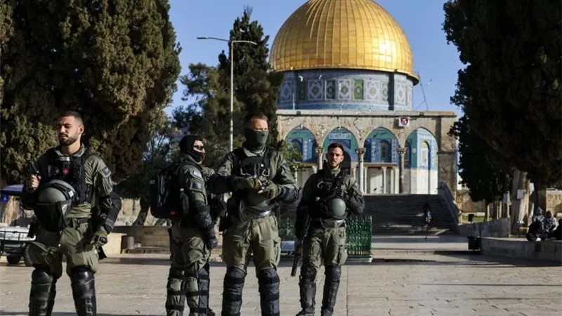 سفير فلسطين في جامعة الدول: إسرائيل تغلق المسجد الأقصى للمرة 34|فيديو