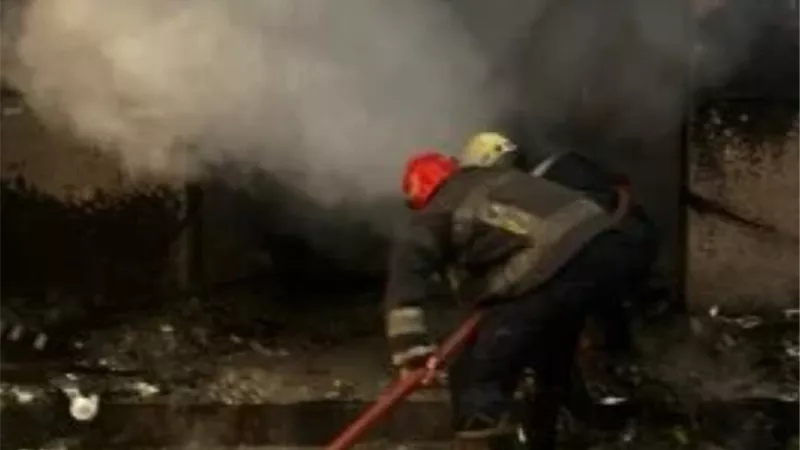 انفجار أنبوبة يتسبب في حريق هائل داخل مطعم فول محمد أحمد ووقع مصابين 