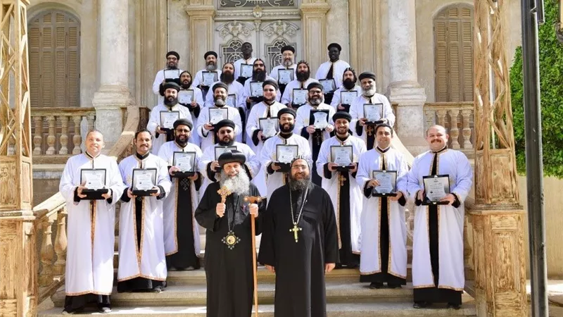 «الأغصان المثمرة».. الدير المُحرق يحتفل بتخرج الدفعة الـ50 بالإكليريكية