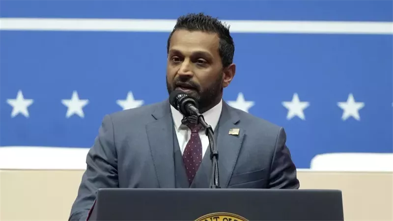 رويترز: قراصنة إيرانيون يخترقون حساب رئيس مكتب التحقيقات الفيدرالي الشخصي