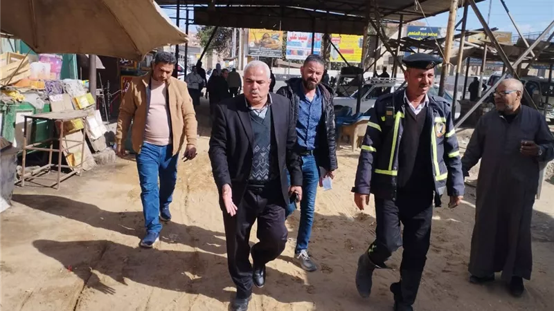 رئيس مركز مغاغة يتدخل لحل أزمة مواصلات طلاب الجامعة في يوم العطلة