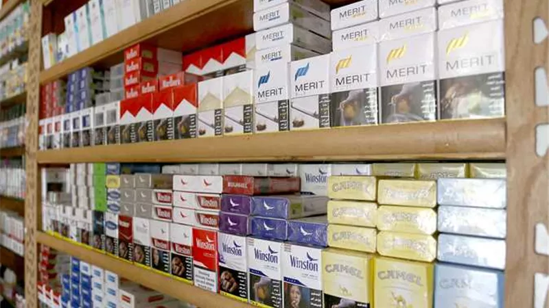 حملة تموينية مكبرة تضبط المتلاعبين بأسعار السجائر بالغربية