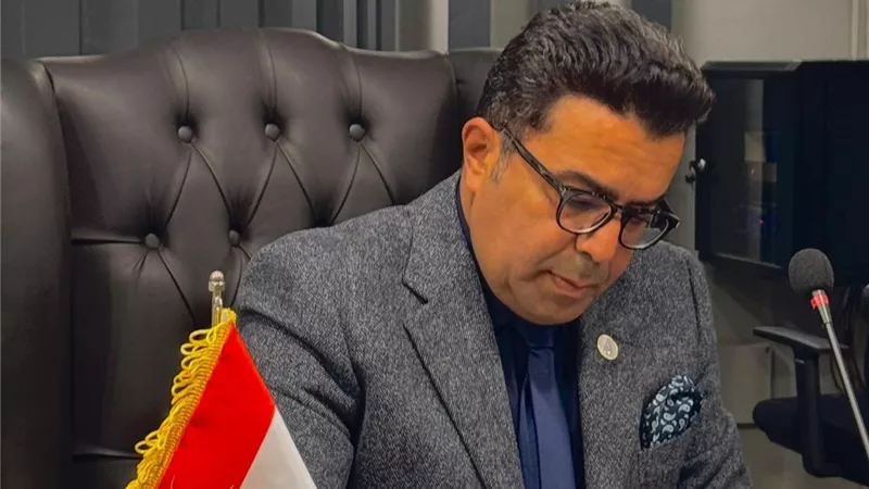 باسل عادل: ضرورة احترام التوازن بين السلطات في دعوة النواب