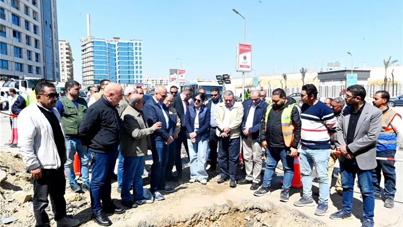 الإسكان تتابع ربط خط مياه رئيسي بزهراء المعادي..وتعلن عودة المياه تدريجيًا