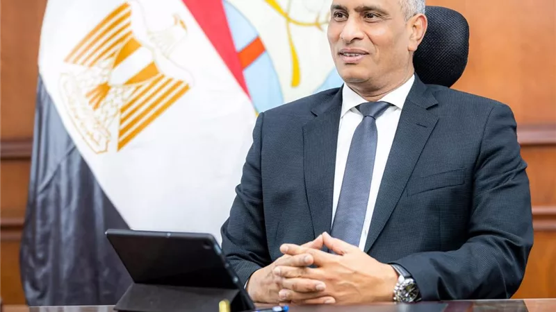 استجابة فورية.. محافظ كفر الشيخ يدفع بأتوبيسات 