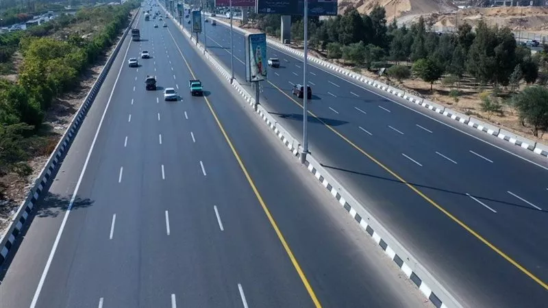 اعرف الزحمة |كثافات متحركة بشوارع القاهرة والجيزة وانتشار أمني بالطرق