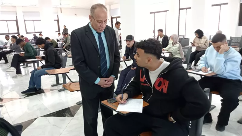 رئيس جامعة قناة السويس: انتظام امتحانات الميدتيرم والتشديد على الانضباط