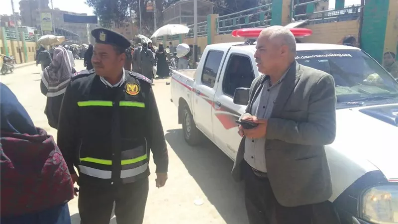حملات مكثفة بمغاغة لرفع كفاءة النظافة بحي غرب وإعادة الانضباط للمواقف 