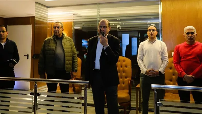 من مركز السيطرة..  محافظ المنيا يتابع تنفيذ قرار غلق المحال الساعة التاسعة