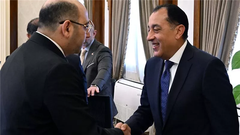 أحمد العطيفي يطالب بآليات ملزمة للقطاع الخاص بتطبيق الحد الأدنى للأجور
